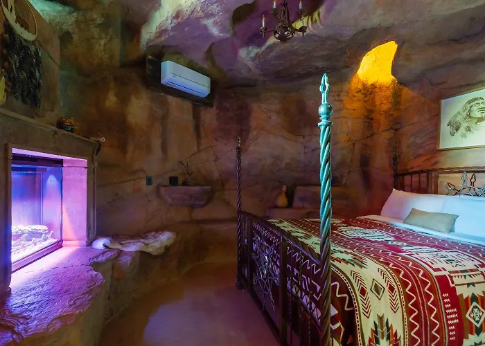 Cave Dwellers- Zions' Only Hand-sculpted Cave Cane Beds