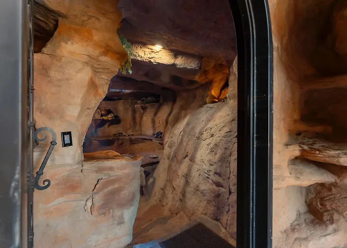 Cave Dwellers- Zions' Only Hand-sculpted Cave Cane Beds