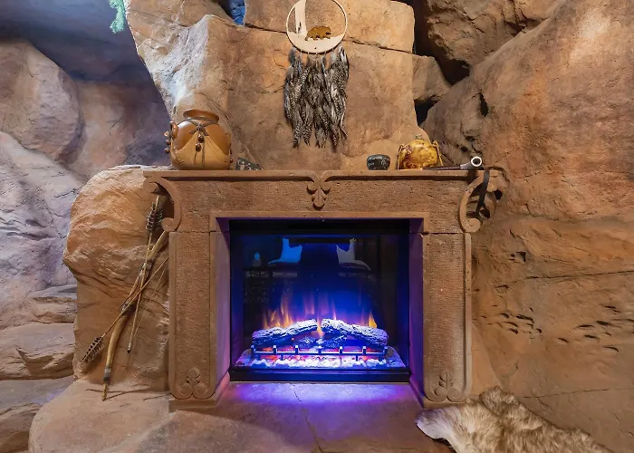 Cave Dwellers- Zions' Only Hand-sculpted Cave Holiday home Cane Beds
